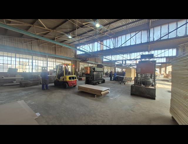 2,500M² FACTORY TO LET IN ANDERBOLT